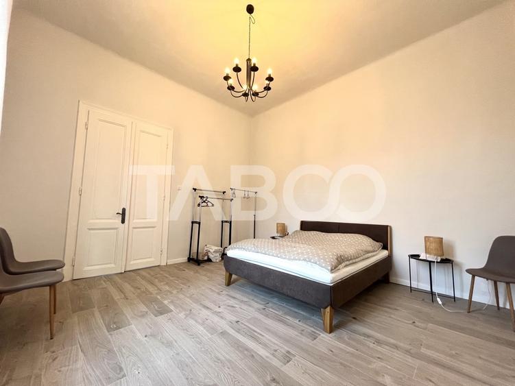 Apartament cu 3 camere semidecomandat, mobilat în Central