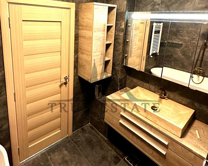 Penthouse cu 3 camere decomandat, mobilat în Matei Voievod