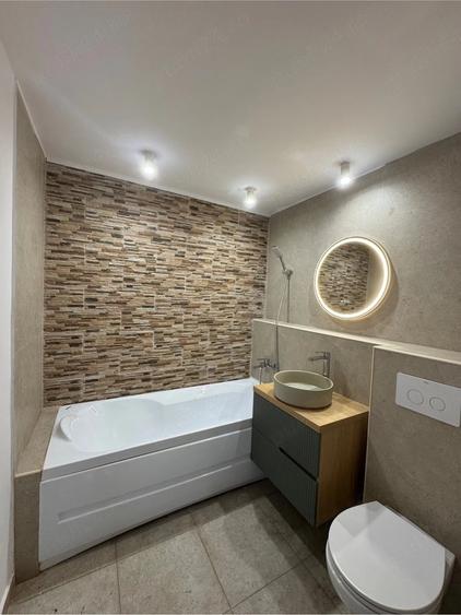 Apartament cu 3 camere decomandat în Ștefan cel Mare