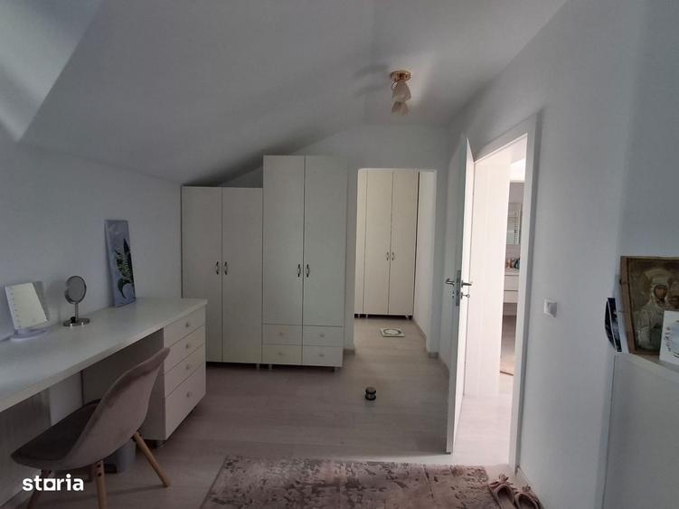 Casă cu 4 camere în Bucium