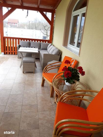 Casă cu 7 camere cu Teren 1200 Mp în Sângeorgiu de Mureș