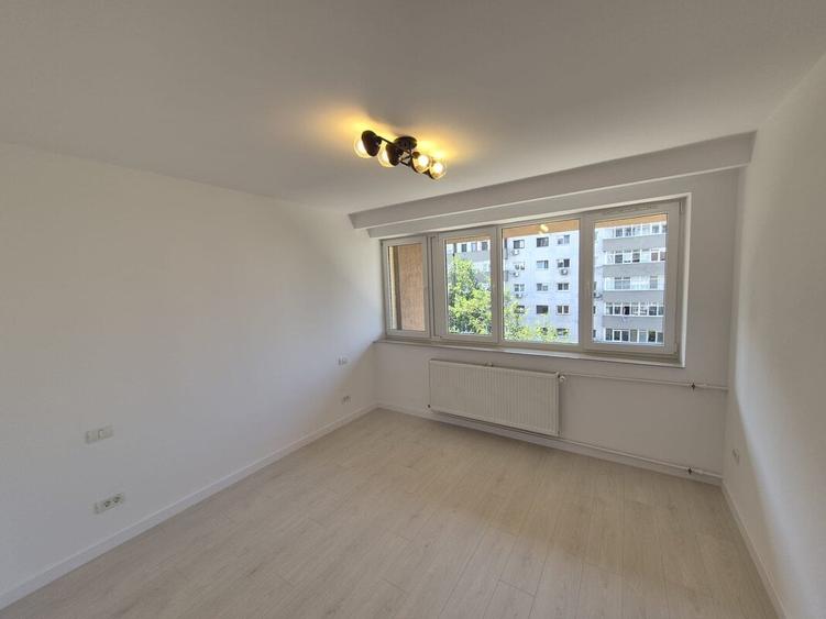 Apartament cu 3 camere semidecomandat în Câmpia Libertății