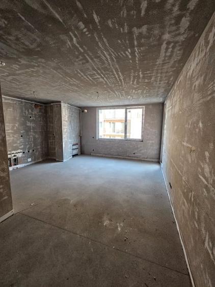 Apartament cu 3 camere semidecomandat în Florești — fotografia 2