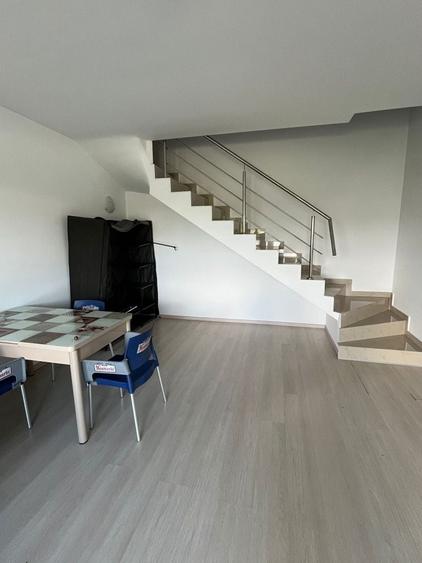 Casă cu 3 camere cu Teren 100 Mp în Central