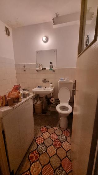Apartament cu 3 camere semidecomandat în Iancului