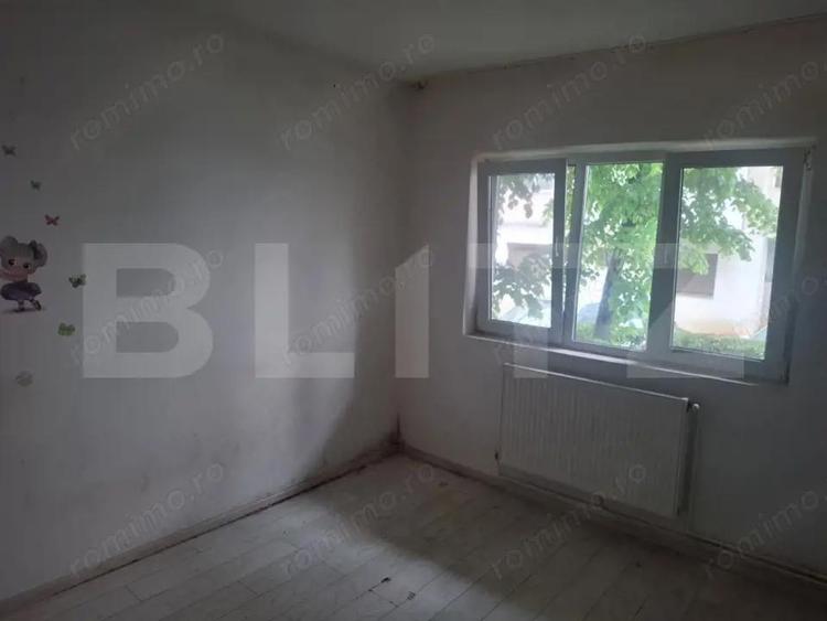 Apartament generos de vanzare - 1