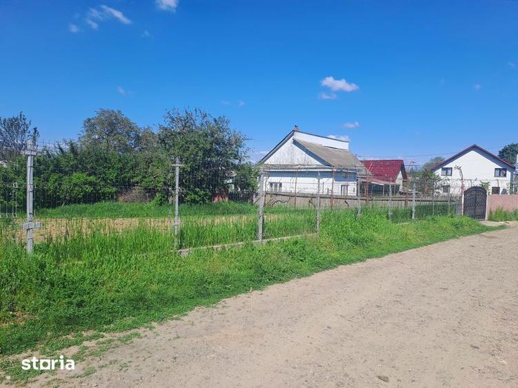 Casă cu 3 camere cu Teren 70 Mp în Valea Seacă
