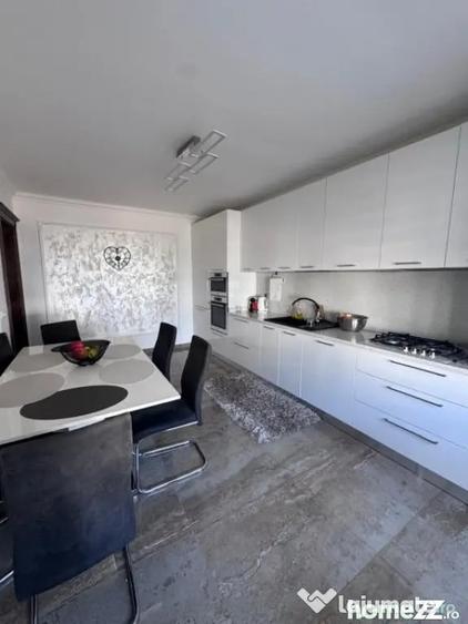 Casă cu 7 camere cu Teren 250 Mp în Rădăuți