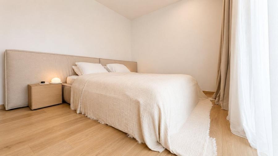 Apartament cu 3 camere, mobilat în Barbu Văcărescu