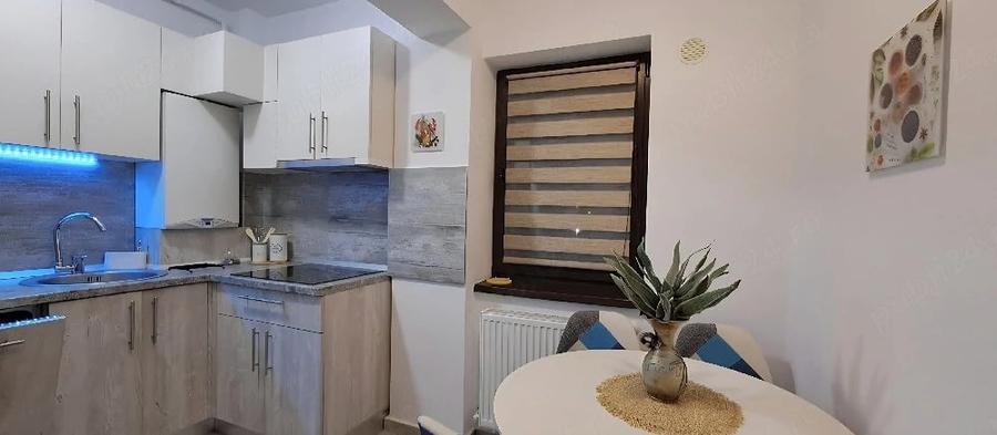 Apartament cu 2 camere decomandat în Tractorul