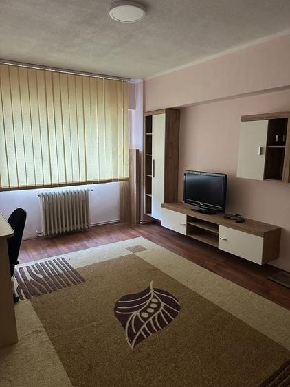 Apartament cu 2 camere decomandat în Soarelui