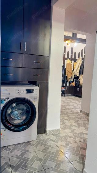 Apartament cu 4 camere decomandat în Galata