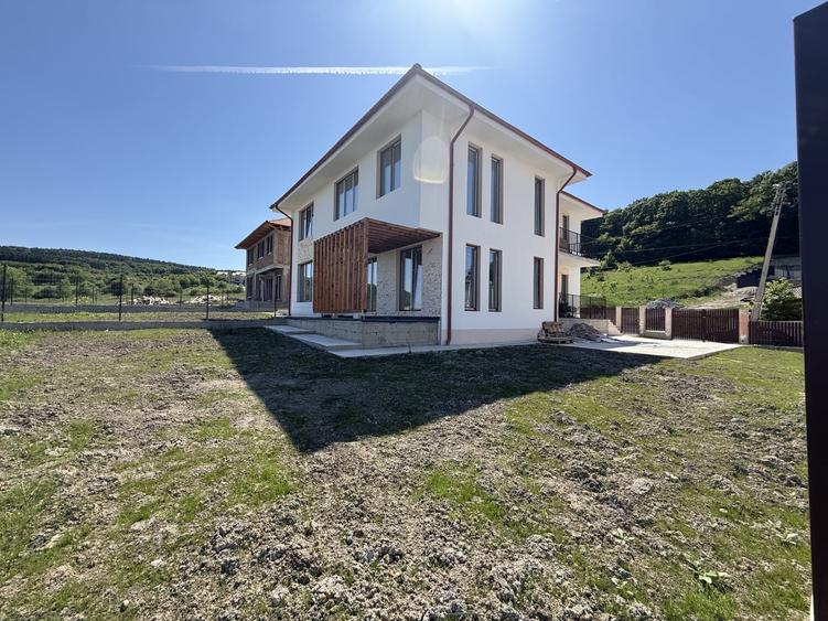 Duplex cu 4 camere cu Canalizare în Chinteni