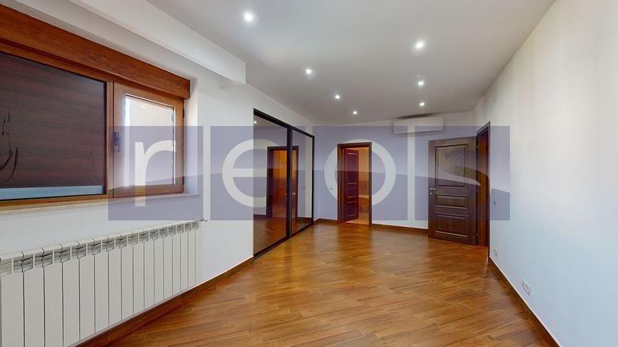 Apartament cu 3 camere decomandat în Beller