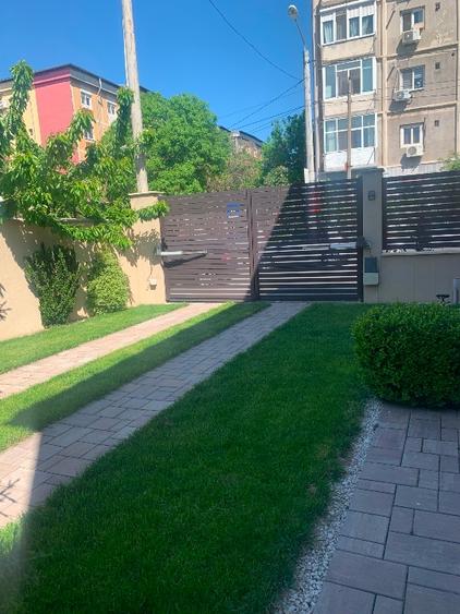 Casă individuală cu 5 camere cu Teren 176 Mp în Sărari