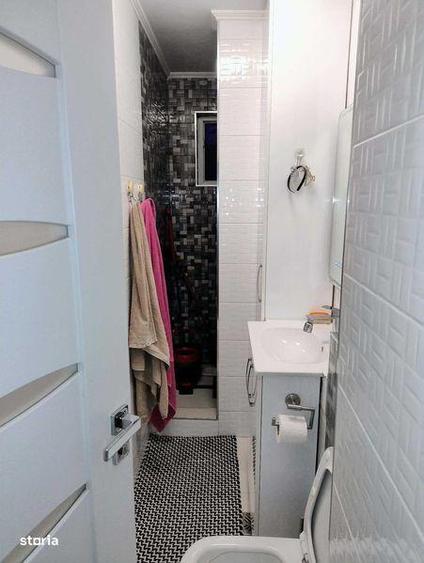 Apartament cu 3 camere semidecomandat în Nufărul