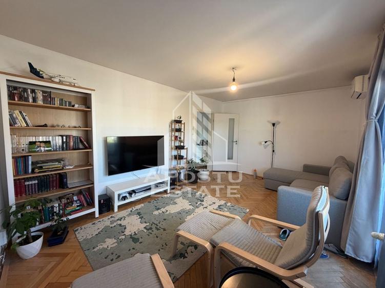 Apartament cu 2 camere decomandat, mobilat în Bucovina
