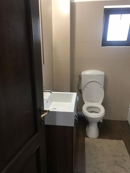 Casă individuală cu 4 camere cu Canalizare în Exterior Est