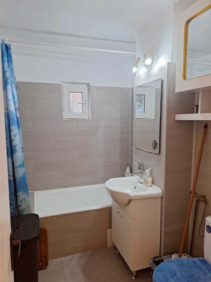 Apartament cu 2 camere decomandat în Carol Davila