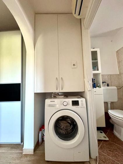 Apartament cu 3 camere decomandat în Girocului