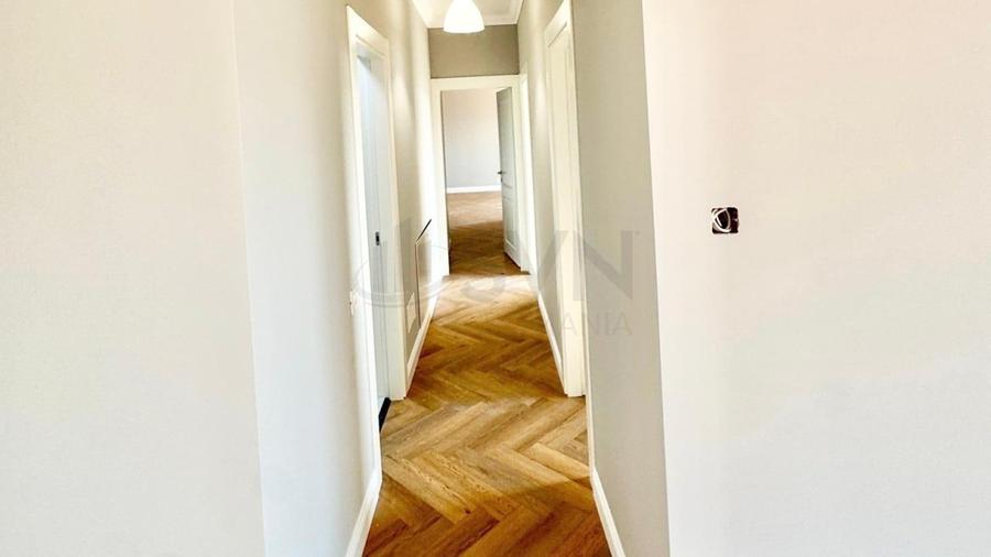 Apartament cu 3 camere decomandat în Aviației