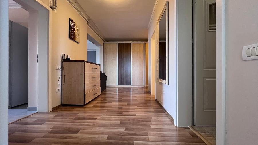 Apartament cu 3 camere decomandat în Prelungirea Ghencea