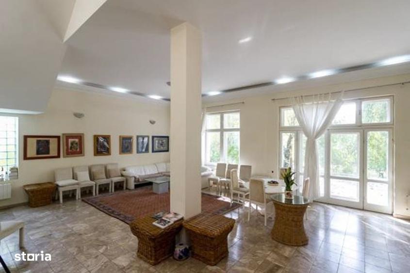 Casă cu 4 camere cu Teren 2651 Mp în Gruiu