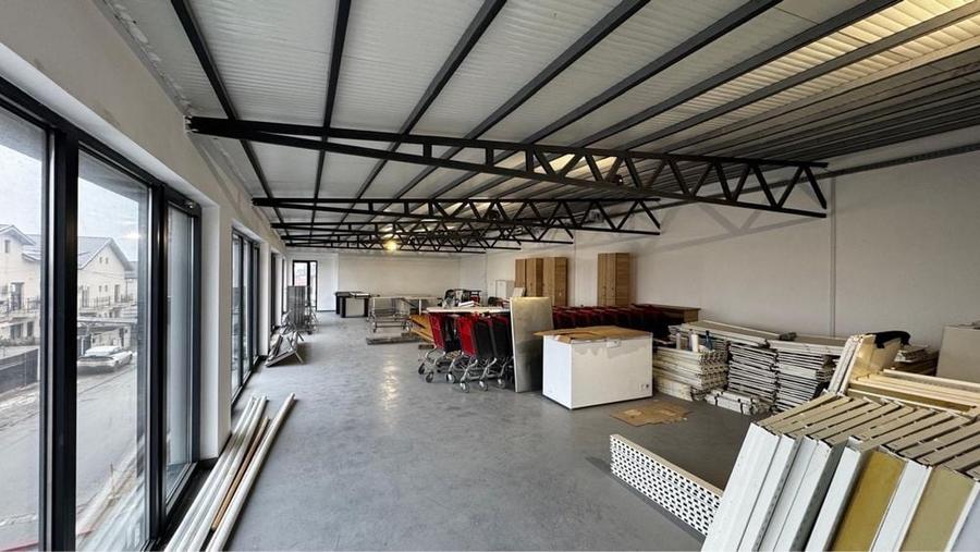 Spațiu comercial, de 350 mp, în Central