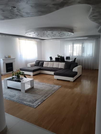 Casă cu 6 camere cu Teren 820 Mp în Berceni