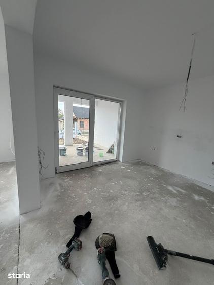 Casă cu 4 camere cu Teren 500 Mp în Central