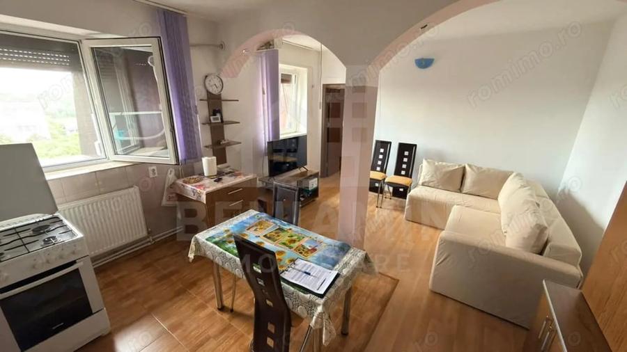 Apartament cu 2 camere semidecomandat în Craiovița Nouă