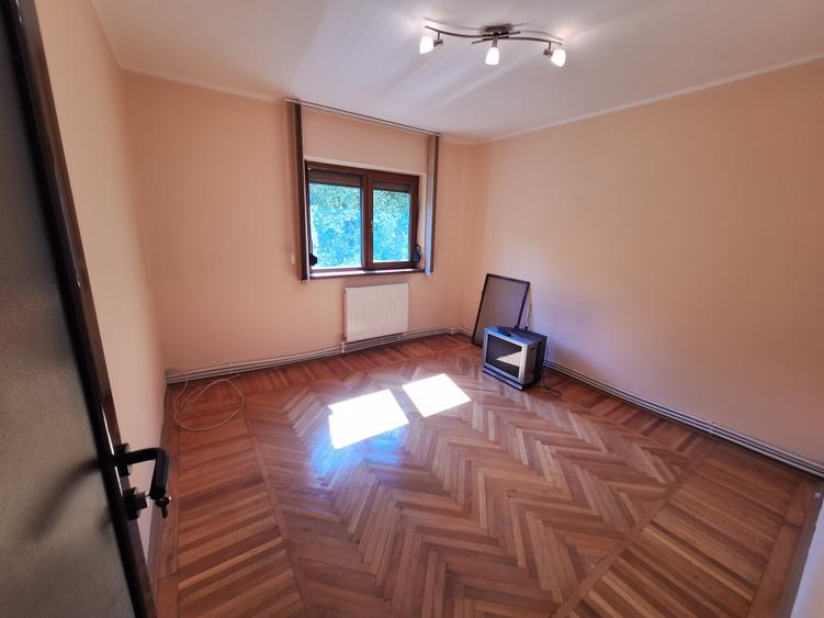 Apartament cu 3 camere decomandat în Țiglina 3