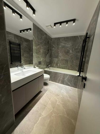 Apartament cu 3 camere semidecomandat în Cotroceni