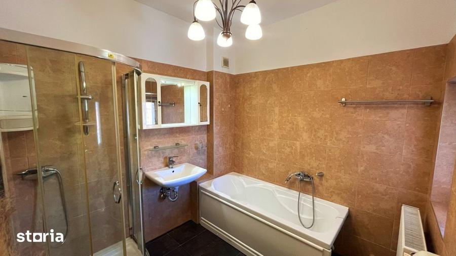 Apartament cu 3 camere decomandat, mobilat în Central