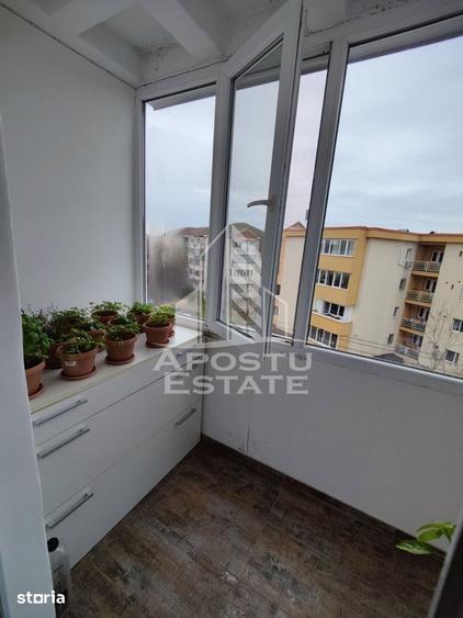 Apartament cu 4 camere decomandat în Girocului