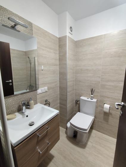 Apartament cu 2 camere semidecomandat, mobilat în Turnișor