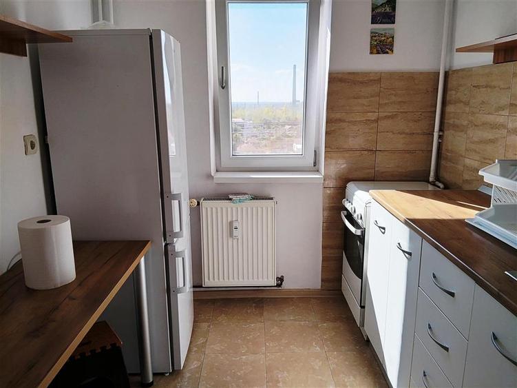 Apartament cu 2 camere decomandat, mobilat în Sud