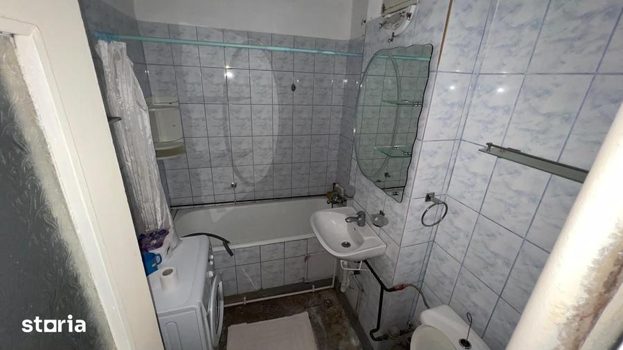 Apartament cu 2 camere decomandat în Petros