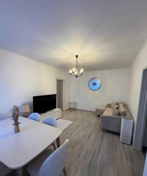 Apartament cu 2 camere, mobilat în 1 Mai