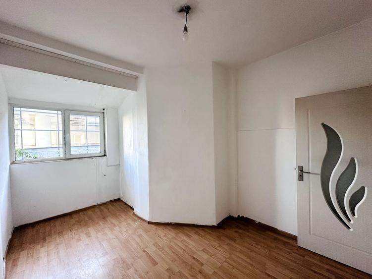 Garsonieră decomandată în Armeneasca