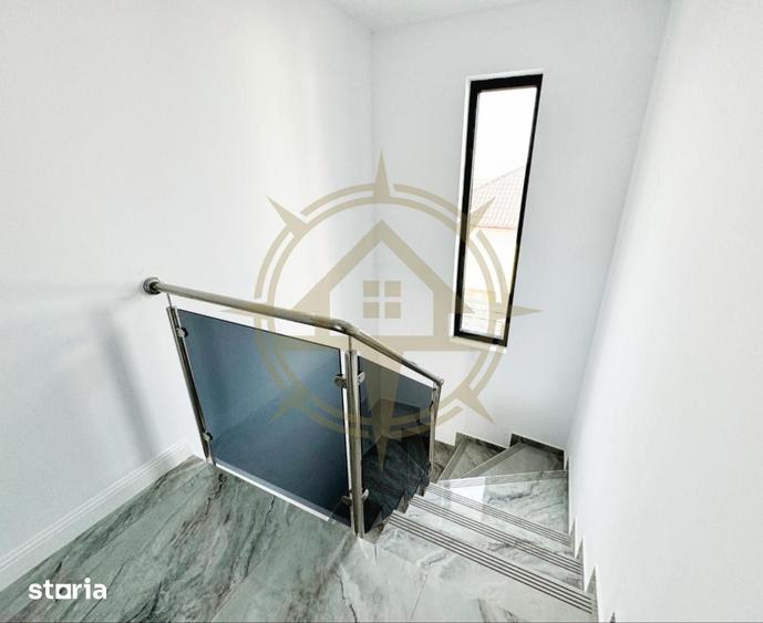Casă cu 5 camere cu Teren 320 Mp în Central