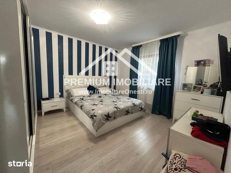 Casă cu 8 camere cu Teren 2680 Mp în Mănăstirea Cașin