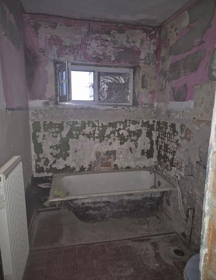 Apartament cu 3 camere semidecomandat în Bogdăneștilor