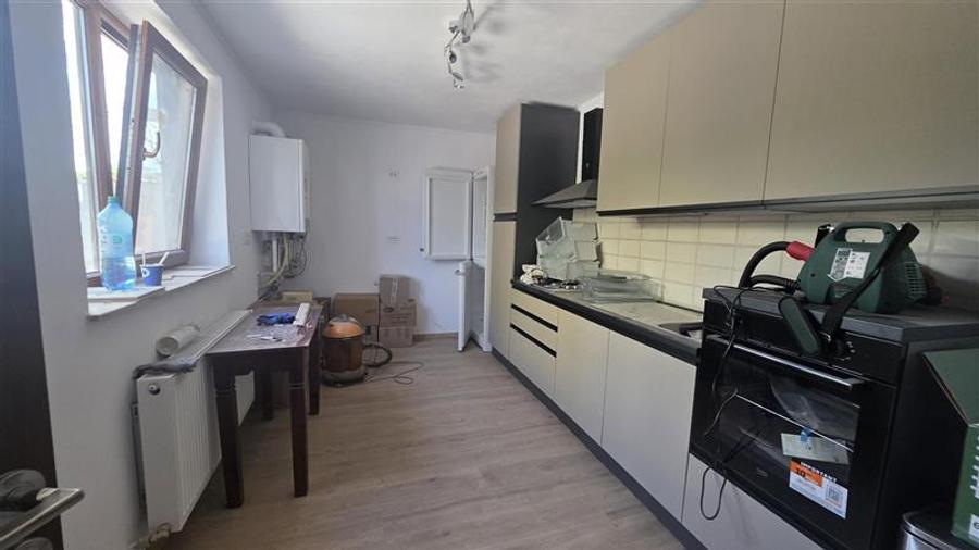 Casă individuală cu 6 camere cu Teren 341 Mp în 1 Mai