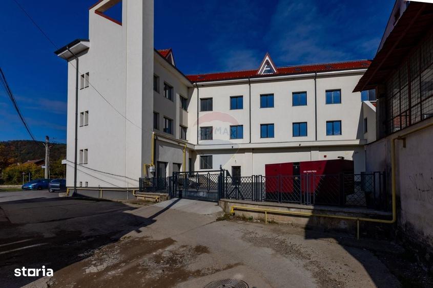 Spațiu comercial, de 1,200 mp, în Central