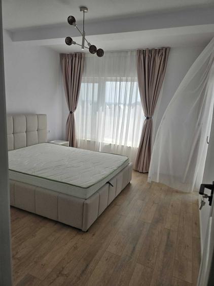 Casă cu 4 camere în Valea Lupului