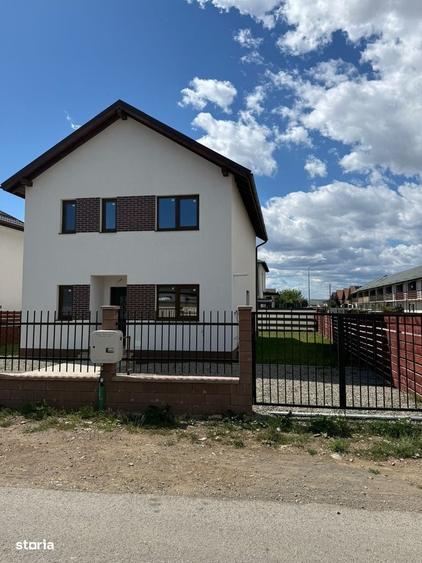 Casă cu 4 camere în Central
