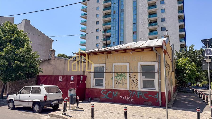 Apartament cu 8 camere în Tei