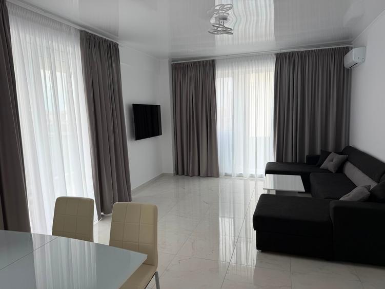 Apartament cu 4 camere decomandat în Sat Vacanță