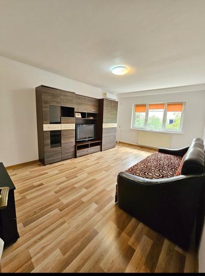 Apartament cu 2 camere decomandat în Militari